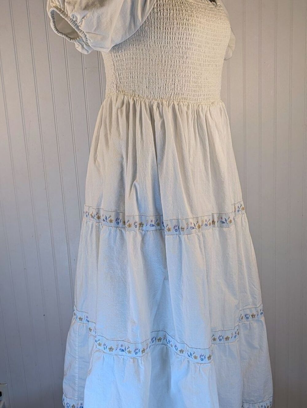 Rachel Zoe White Smocked Puff Sleeve Cottage Midi Dress Floral Embroidery 14 - Picture 5 of 9
